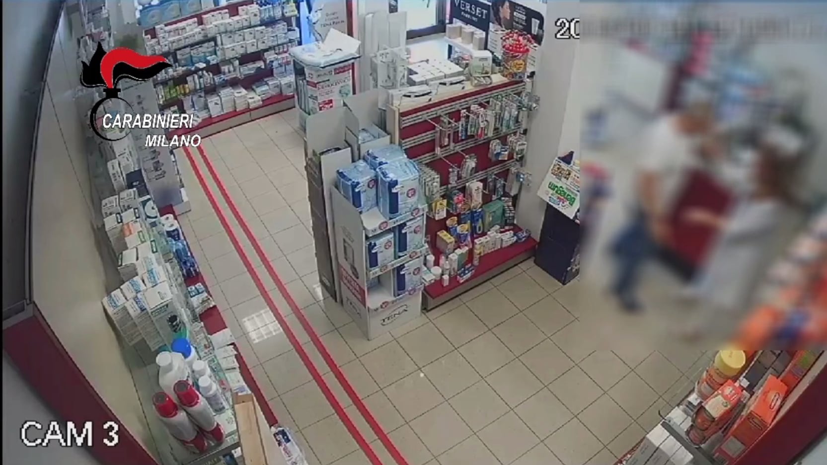 Rapinatore scappa ma si dimentica l'auto (accesa)