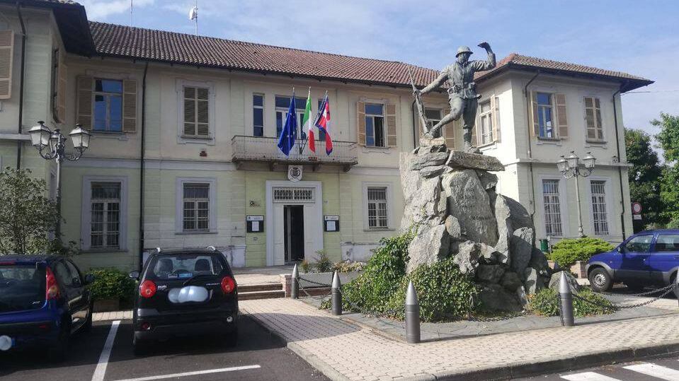 Comune del torinese finisce nella bufera: "Hanno negato l'Olocausto"
