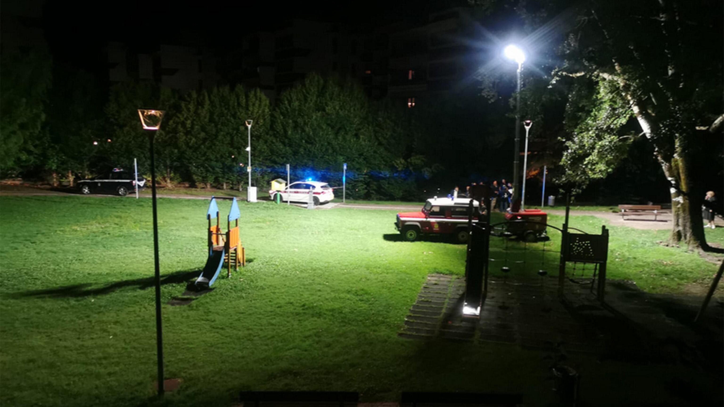 Massacrata dallo straniero sotto gli occhi dei vicini: erano affacciati al balcone