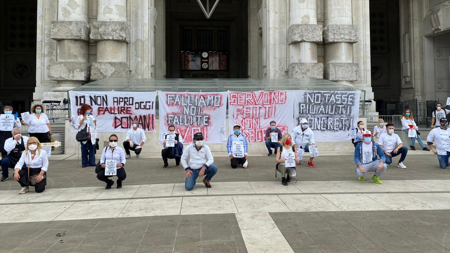 Ristoratore: "Mai visto i 600 euro ma pago le tasse. Lo Stato si vergogni"