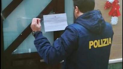 Taranto, scoperto giro di prostituzione. Sacerdote agli arresti domiciliari