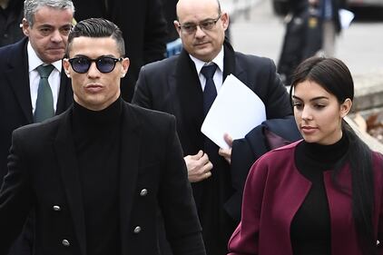 Cristiano Ronaldo e Georgina Rodriguez a Madrid: ecco gli scatti della coppia 11