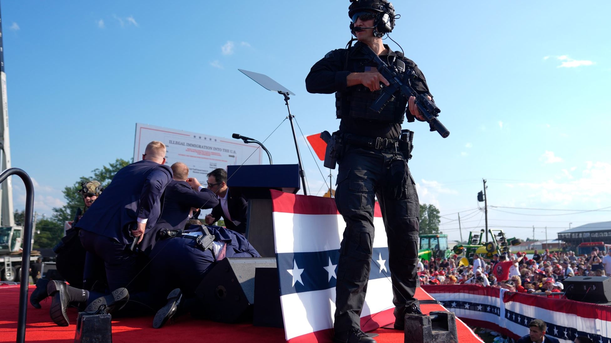 “Possibile terrorismo interno”. La pista dell’FBI sull’attacco a Trump
