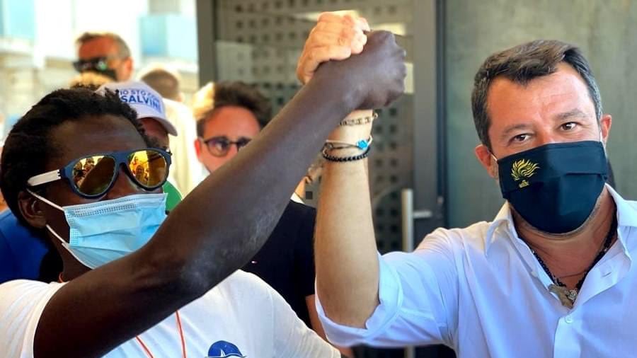 Salvini è sotto attacco per un post su Twitter