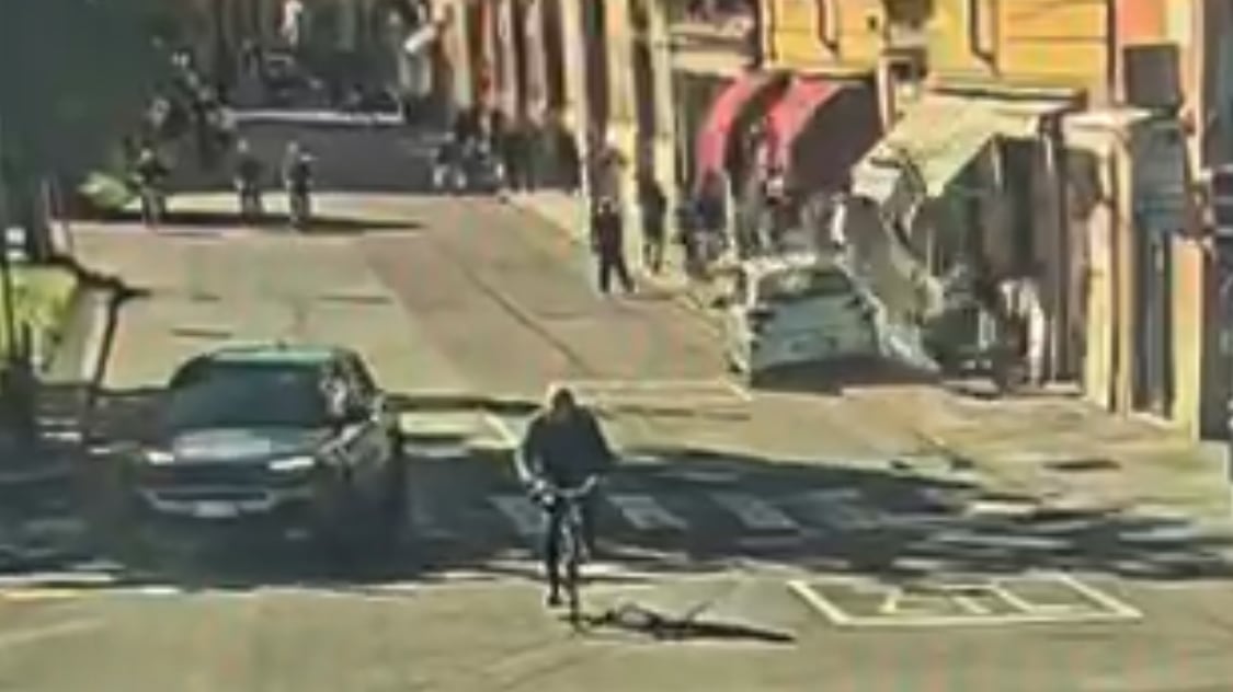 Quel tizio in bici che se ne va, ci fa paura chiamarlo “terrorismo” e Modena: quindi, oggi…