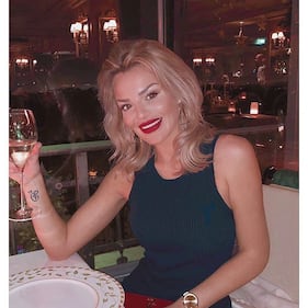 Chloe Sanderson pazza del suo Santon: le foto della bella ragazza inglese 11