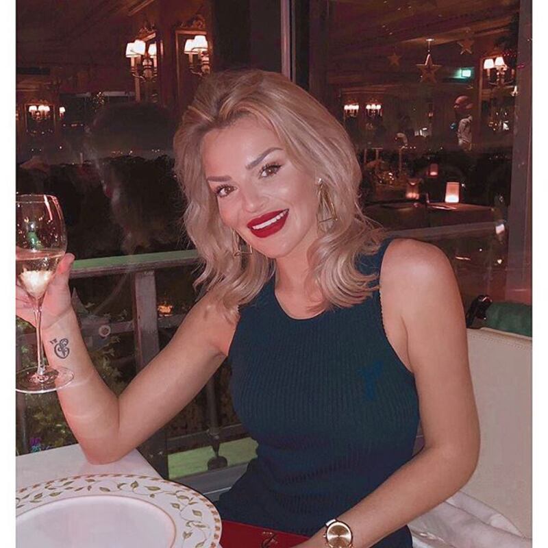 Chloe Sanderson pazza del suo Santon: le foto della bella ragazza inglese 11