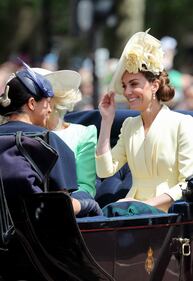 Royal Family, i Cambridge al Trooping the Colour: foto 2