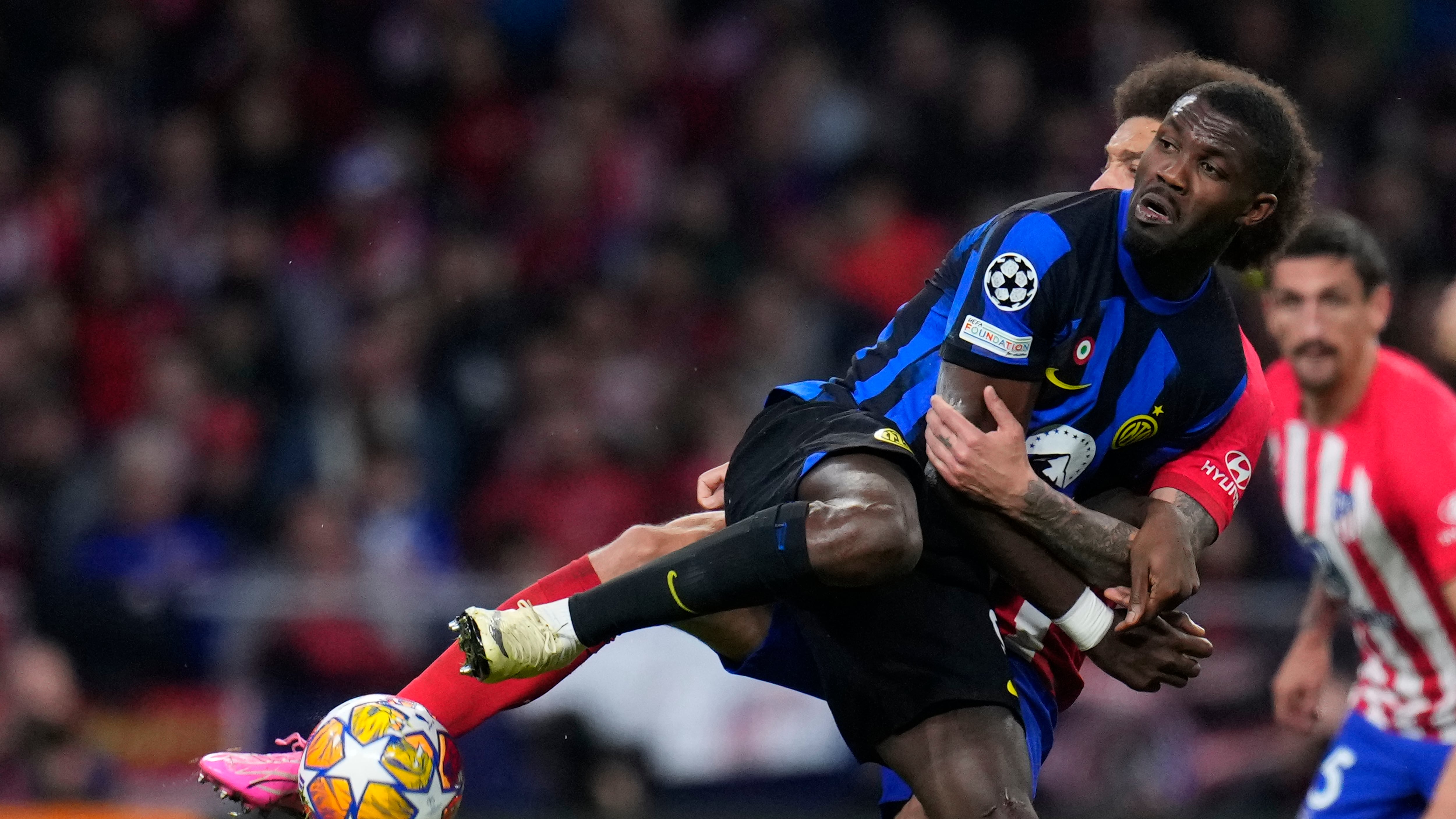 La "strizzata" di Thuram che sarebbe potuta costare cara all’Inter