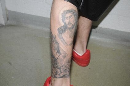 Justin Bieber, le foto dei tatuaggi in centrale 6