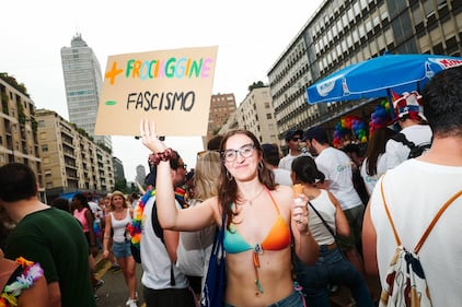 Cartelli e slogan al Pride di Milano 2024 6