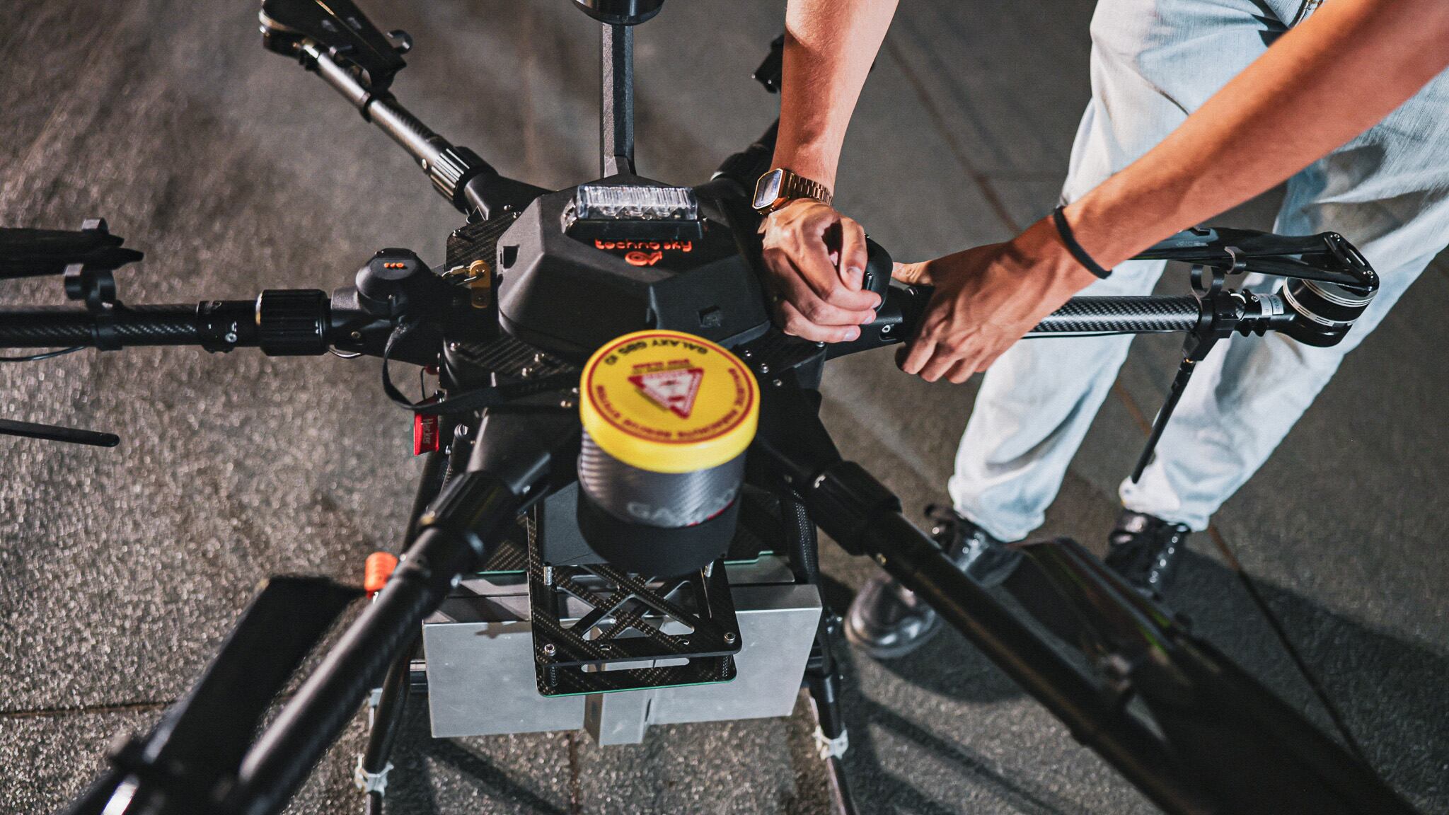 Malpensa, decolla e atterra il primo volo con un drone cargo