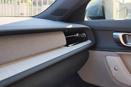 Polestar 2 (MY24): guarda tutte le foto 11