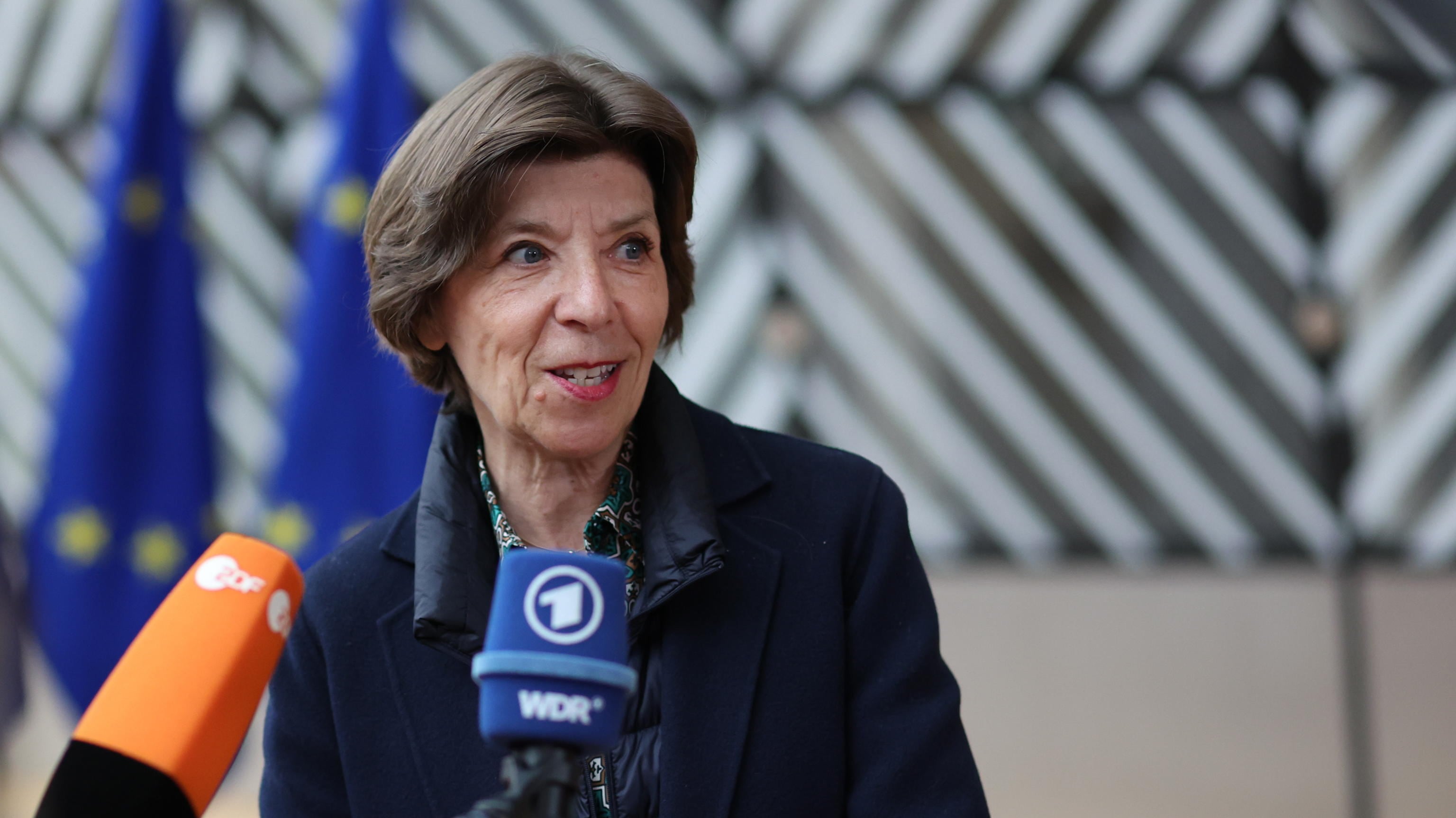 I francesi fanno retromarcia: "Collaborare con l'Italia"