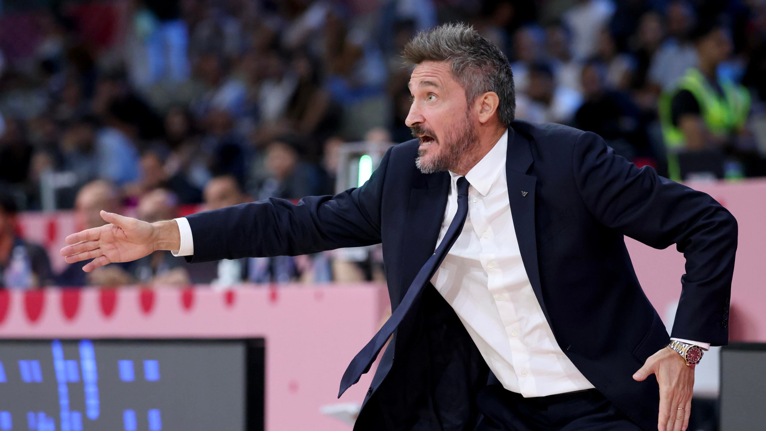Chi è Gianmarco Pozzecco, coach dimissionario dell'Italbasket