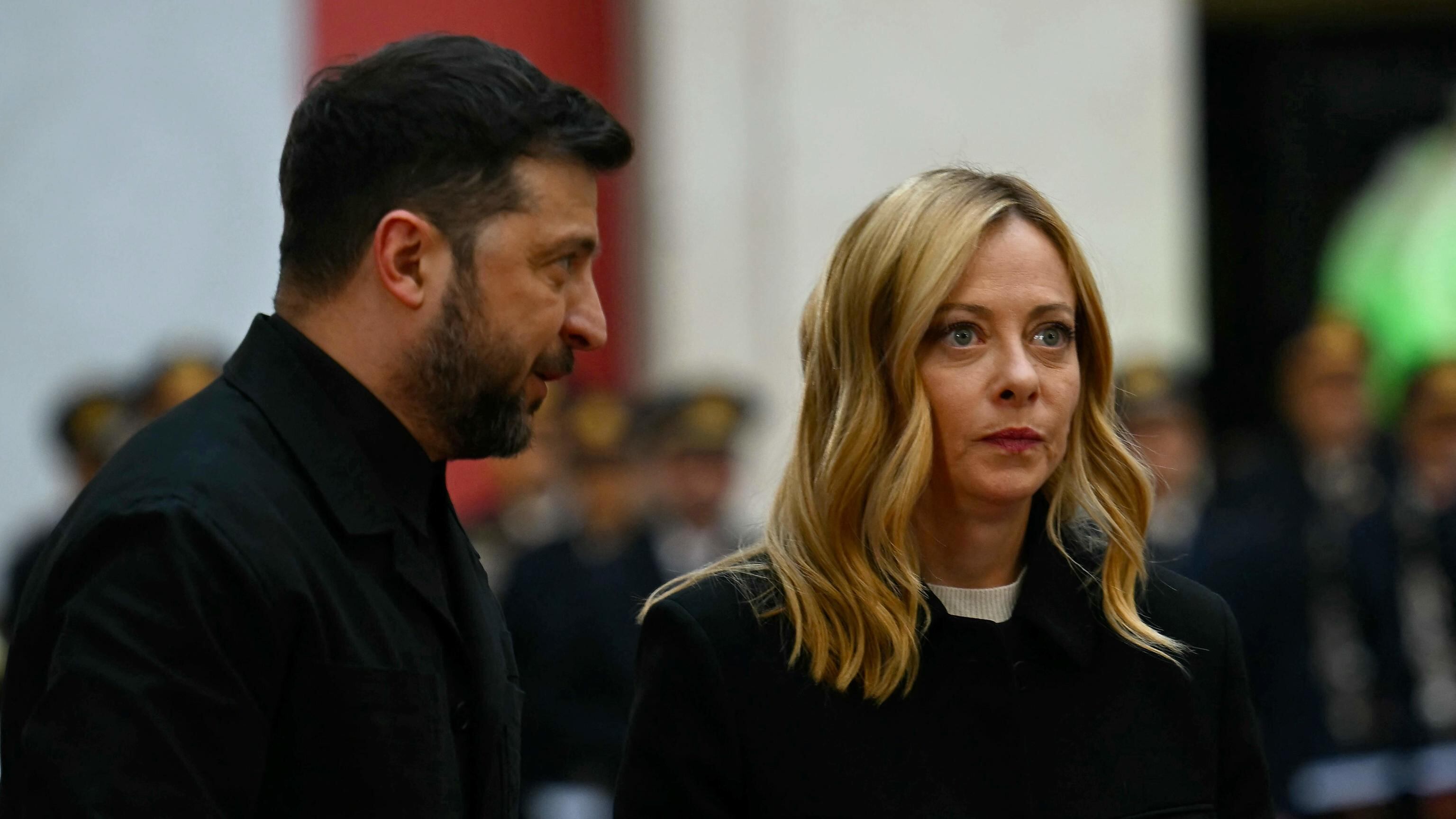 Zelensky da Meloni: "Mi fido di lei, contiamo sull'Italia". Domani il nuovo piano agli Usa