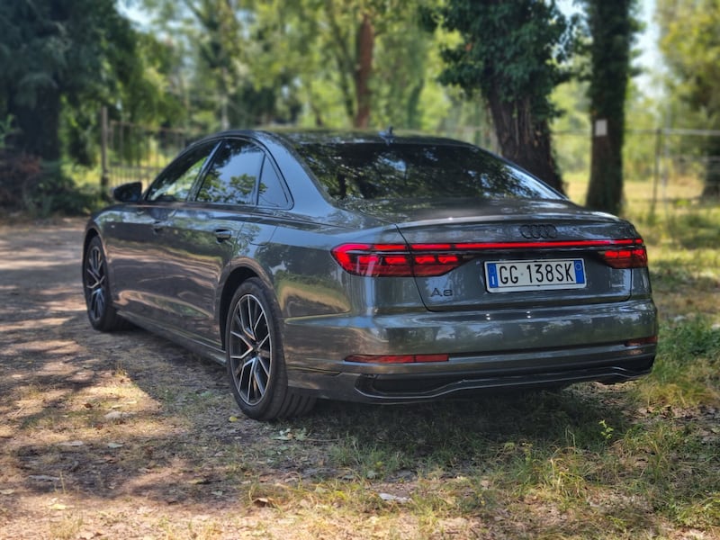 Audi A8 60 TFSI e, guarda la gallery 8