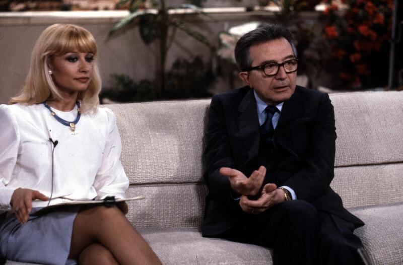 Raffaella Carrà, la storia in foto 24