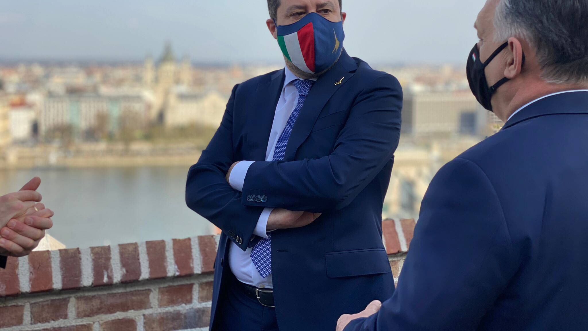 Se Salvini si aggrappa alle crociate