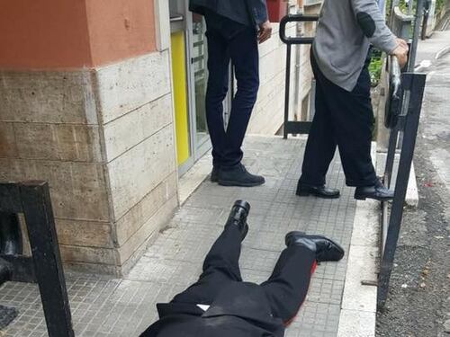 Il militare pestato dal migrante: "Certo di morire, salvato dal mio collega"