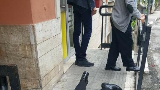 Il militare pestato dal migrante: "Certo di morire, salvato dal mio collega"
