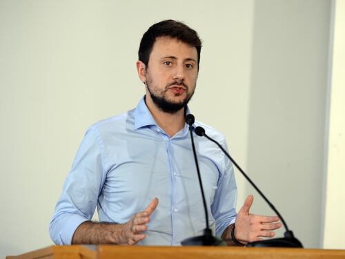 Il capolista dem nemico di Israele imbarazza Letta. E spunta un tweet contro l'Europa