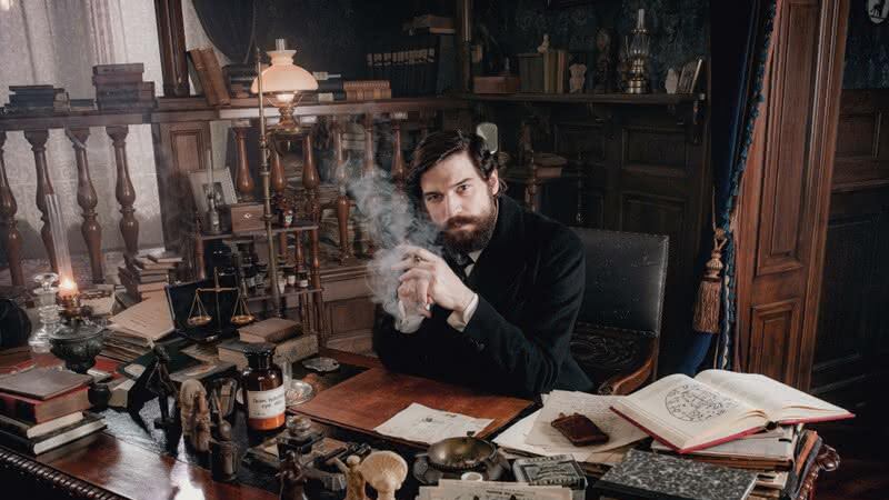 "Freud", la serie Netflix baratta la psicanalisi con l'orrore esoterico