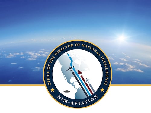 "Quel disco volante è un errore". Giallo sul nuovo logo dell'intelligence dell'Usaf