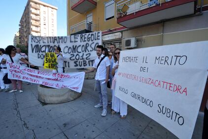Palermo, i precari della scuola contestano Renzi 8