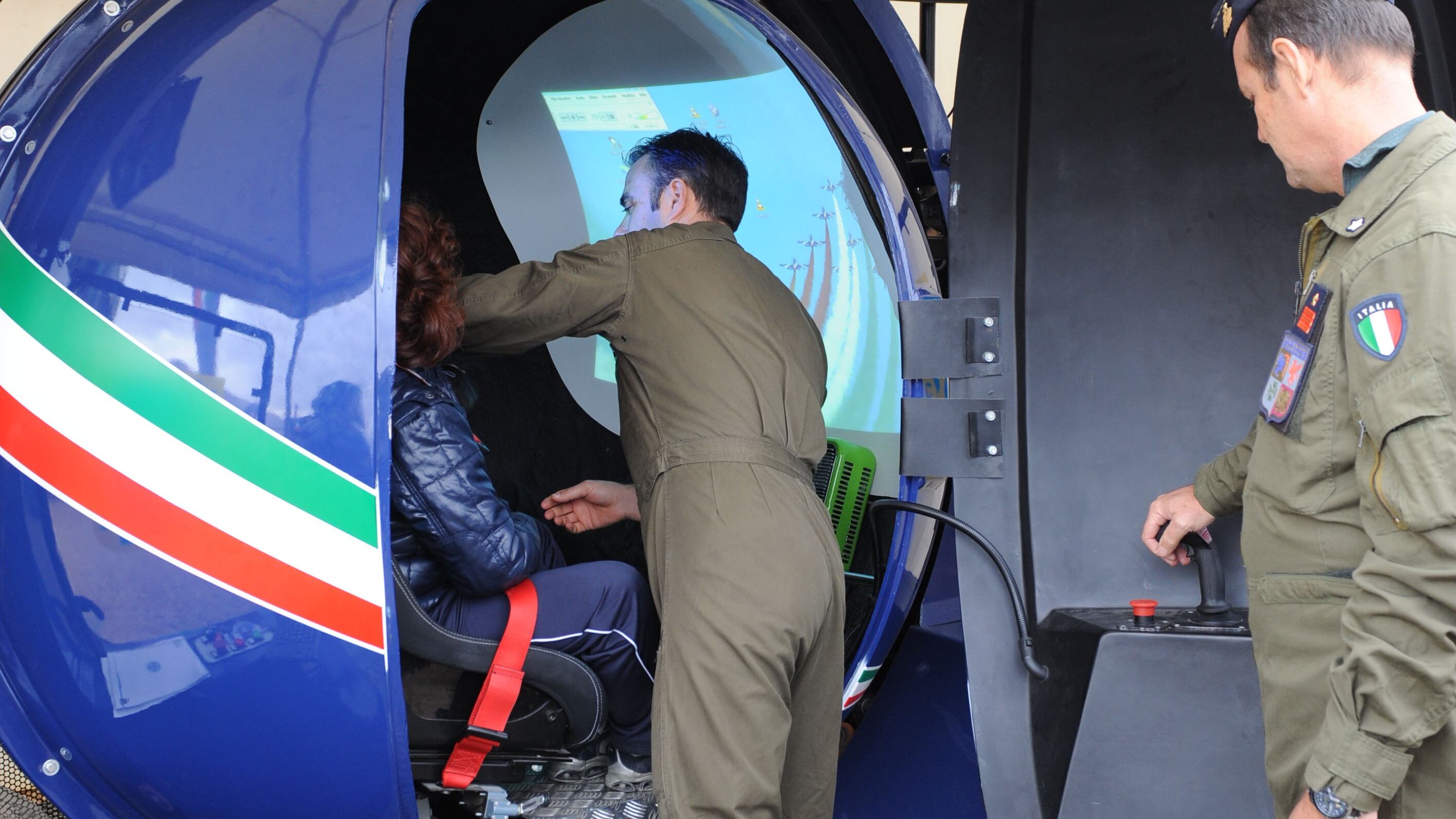 Frecce tricolori: tutti a bordo del simulatore