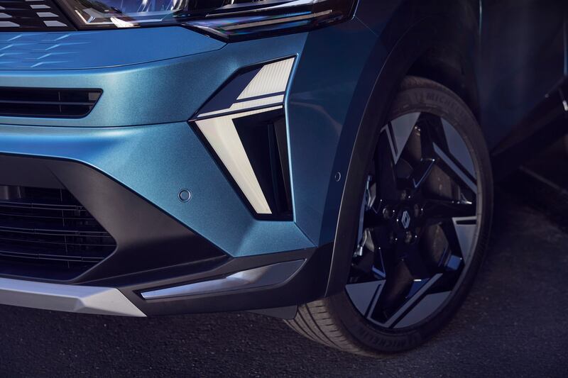 Renault Symbioz E-Tech: guarda la gallery del nuovo crossover full-hybrid 6