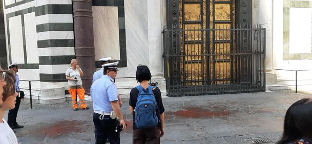 Blitz di Ultima Generazione al Battistero di Firenze: cinque attivisti denunciati 5