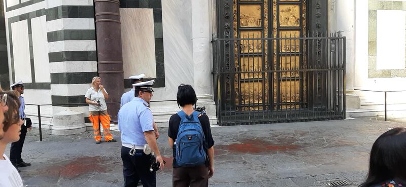 Blitz di Ultima Generazione al Battistero di Firenze: cinque attivisti denunciati 5
