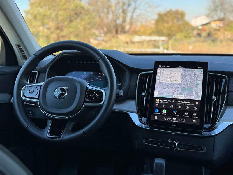 Volvo XC90: la gallery del nuovo SUV premium svedese, che comfort 12