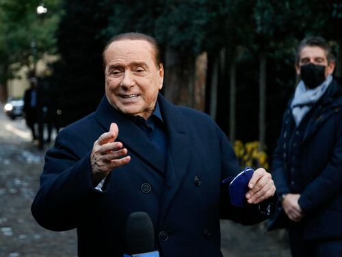 Centrodestra unito: "Corre Berlusconi". L'ex premier deciderà dopo la verifica dei numeri in Aula