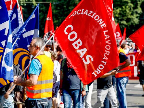Repubblica fondata sullo sciopero: quasi tre al giorno solo l'anno scorso