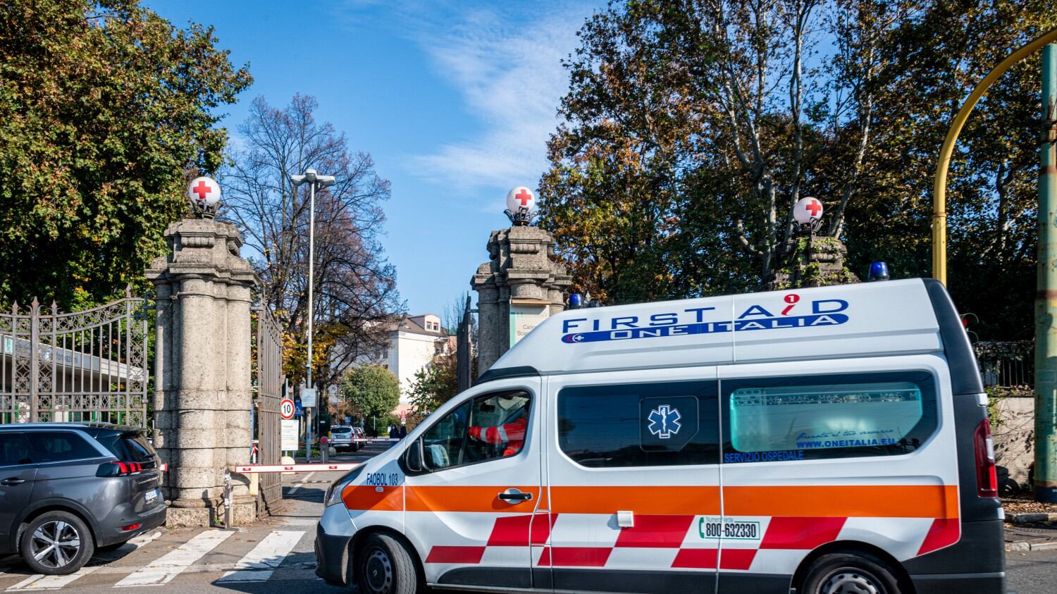 Il picchetto si trasforma in guerriglia: 9 operai feriti