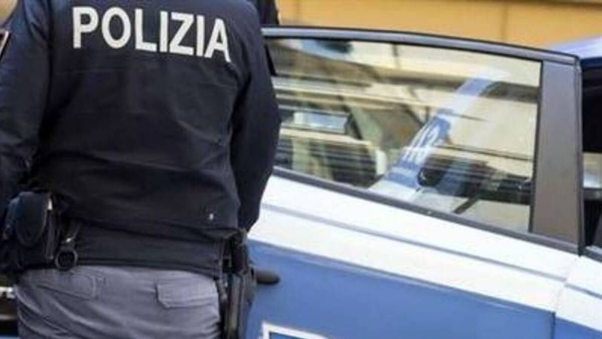 Roma, inseguimento folle sulla Nomentana: estintori lanciati contro i poliziotti