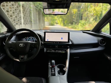 Toyota C-HR 2024: guarda la gallery del nuovo crossover full-hybrid 8