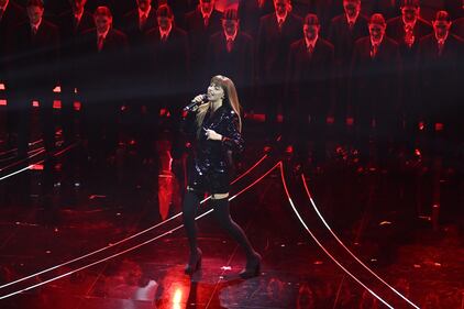 Sanremo 2024: ecco il look della quarta serata del Festival di Annalisa 1