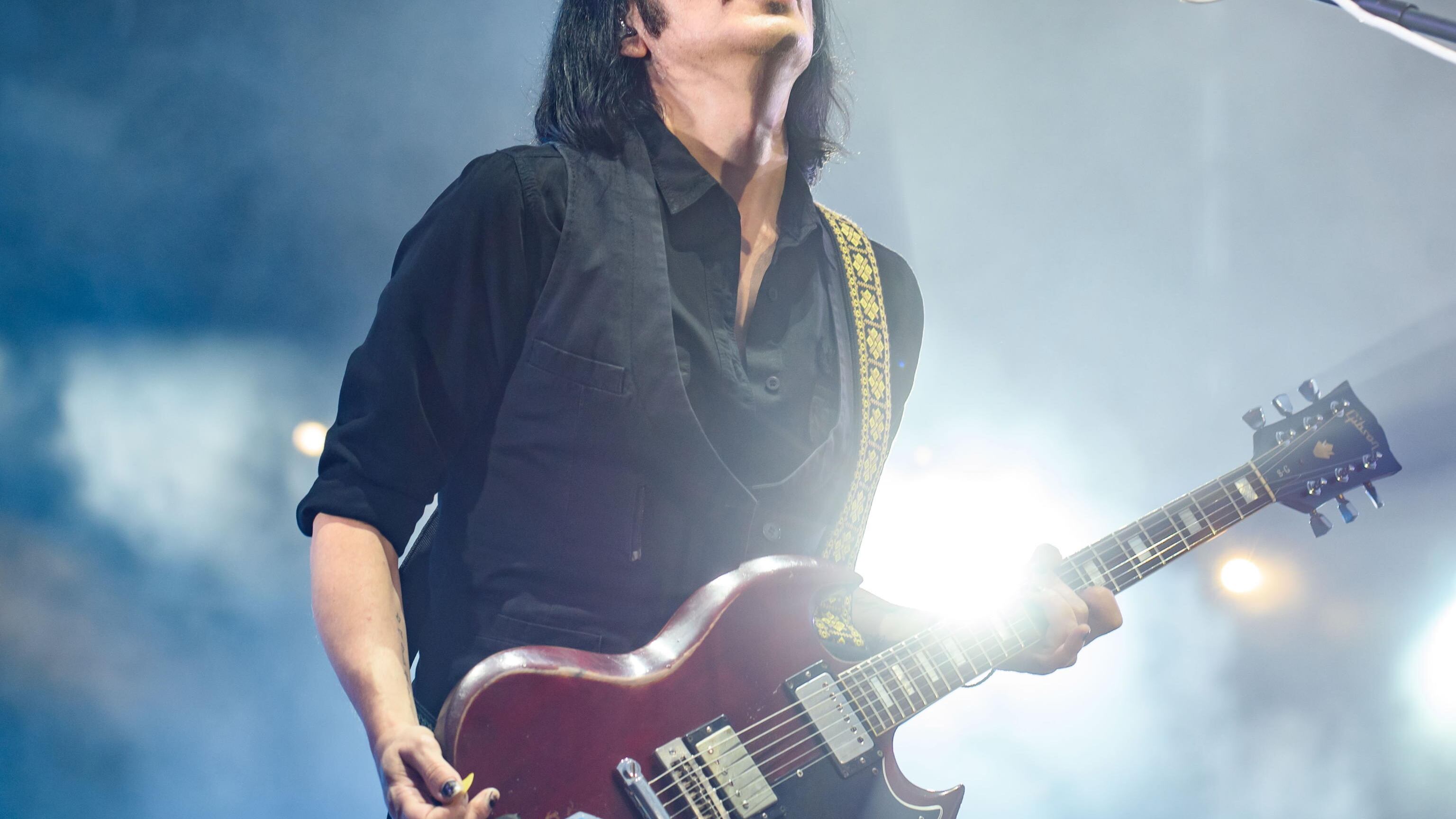 Insultò Meloni dal palco. Il frontman dei Placebo va a processo