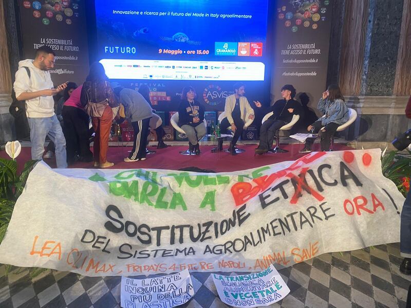 Contestazione di studenti a Napoli contro Lollobrigida