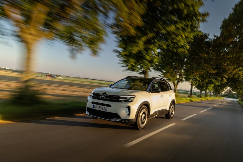 Citroen C5 Aircross Hybrid 136: guarda tutte le foto 12