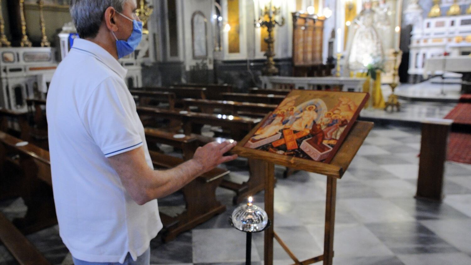 L'impennata di casi preoccupa: così funerali veicolano il virus
