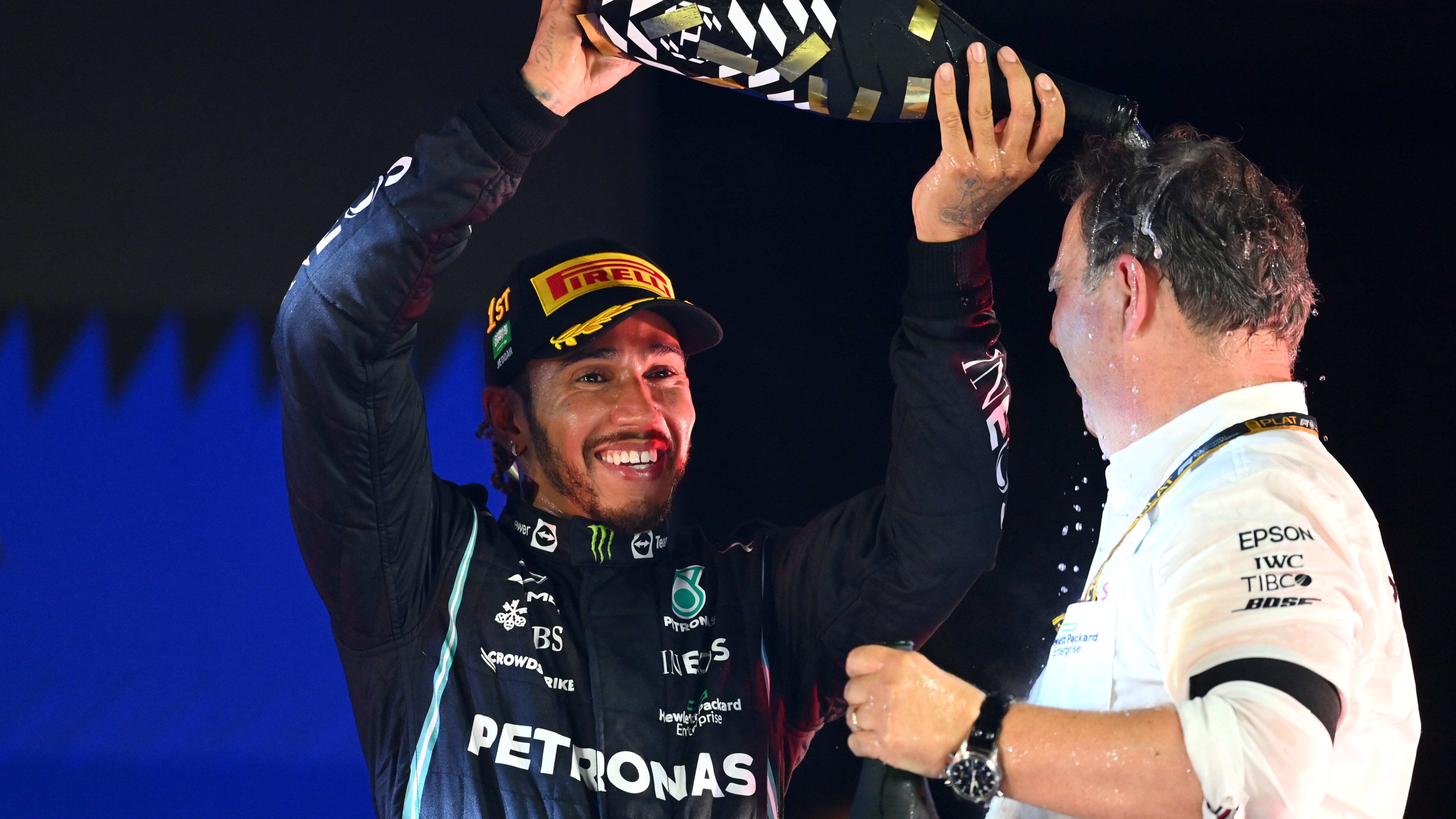 Lewis e Max, una lotta che spacca la Formula 1 tra "show" e "vergogna"