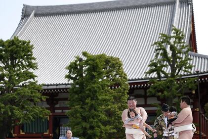 Nazikumo, è lotta tra chi piange prima 17