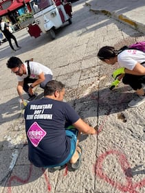 Sporcato il pavimento davanti la tomba di Falcone 3