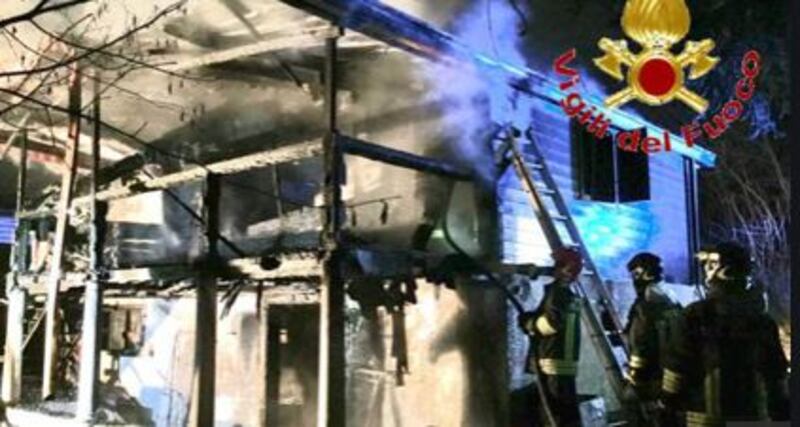 Ubriaco dà fuoco allo chalet della ex moglie 2