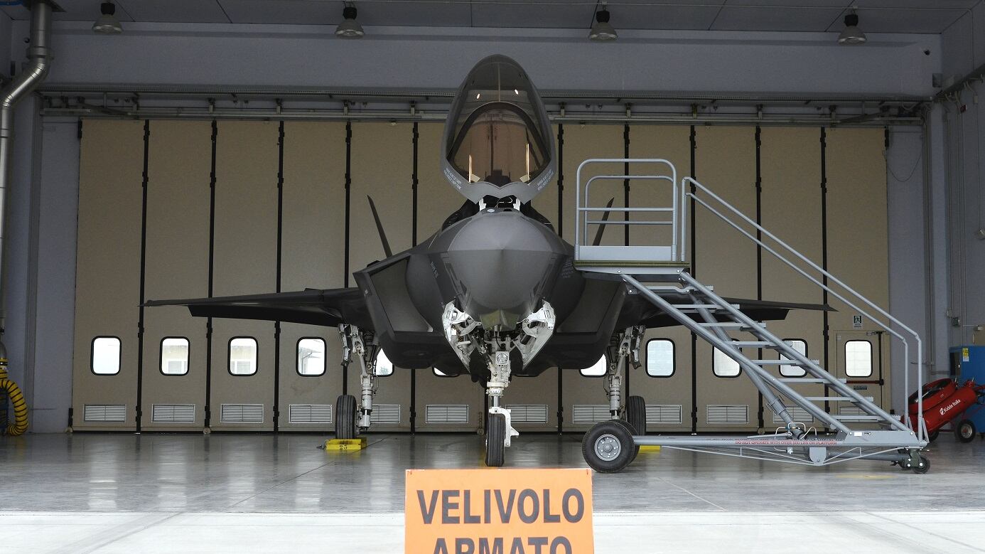 F-35, l'Italia rallenterà le acquisizioni