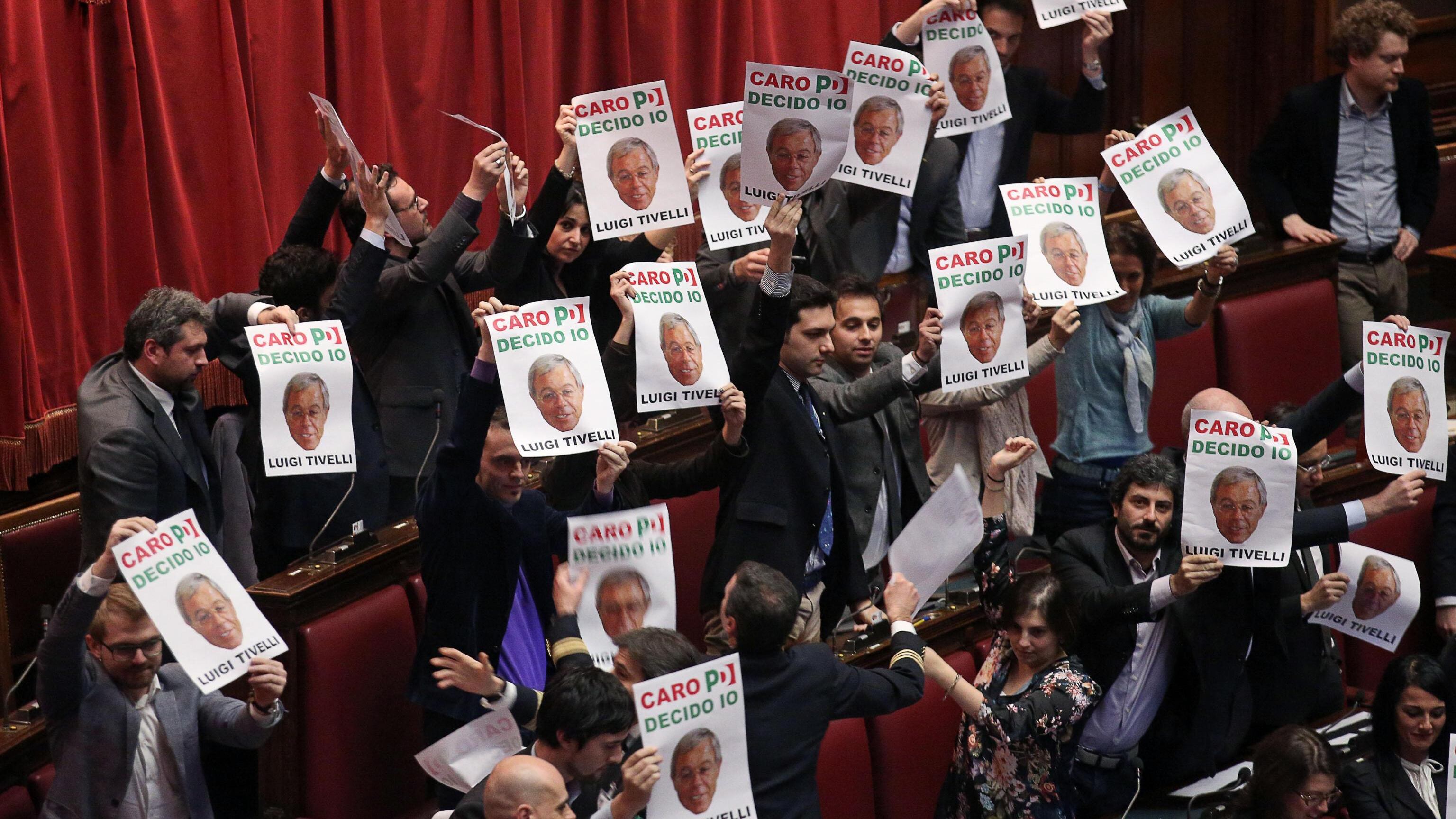 Stabilità, Camera nel caos: i grillini fanno il nome del presunto lobbista Pd
